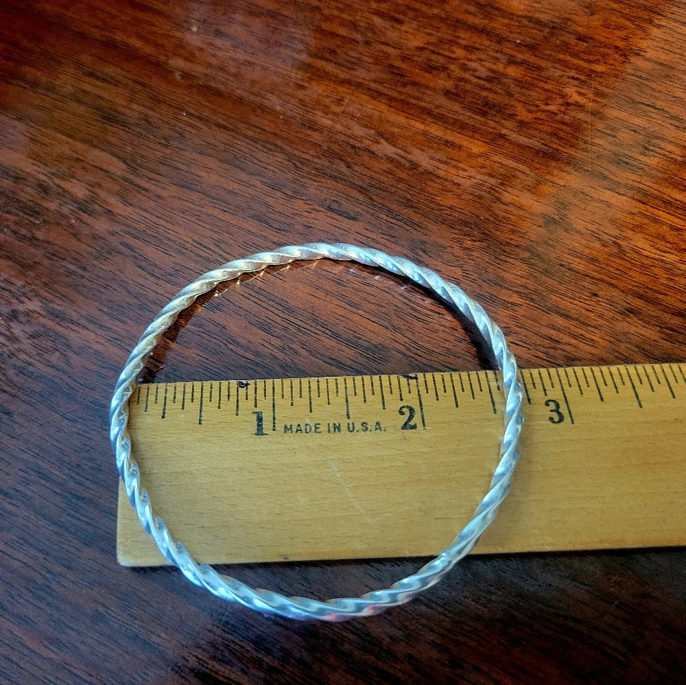 Sterling silver twisted bangle - Picture 2 of 4